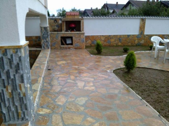 PUNIME DEKORATIVE GURI